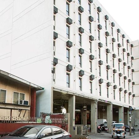 Oyo 518 Mytown Amsterdam Hotel Manila Exterior photo