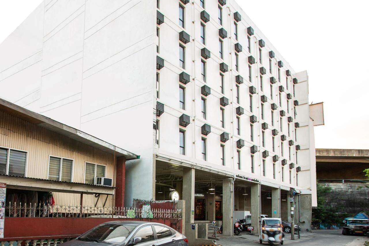 Oyo 518 Mytown Amsterdam Hotel Manila Exterior photo